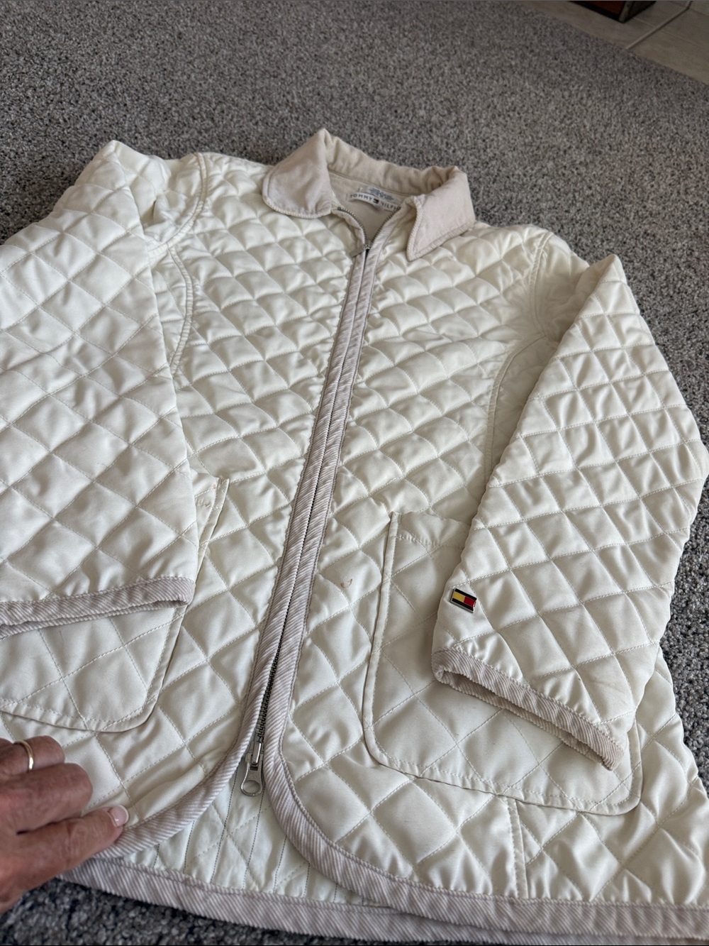 Free with any purchase!   Tommy Hilfiger Cream Quilted Women's Puffer Jacket - Picture 6 of 11